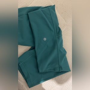 Lululemon teal biker shorts, wonder trains, size 8, 8’’